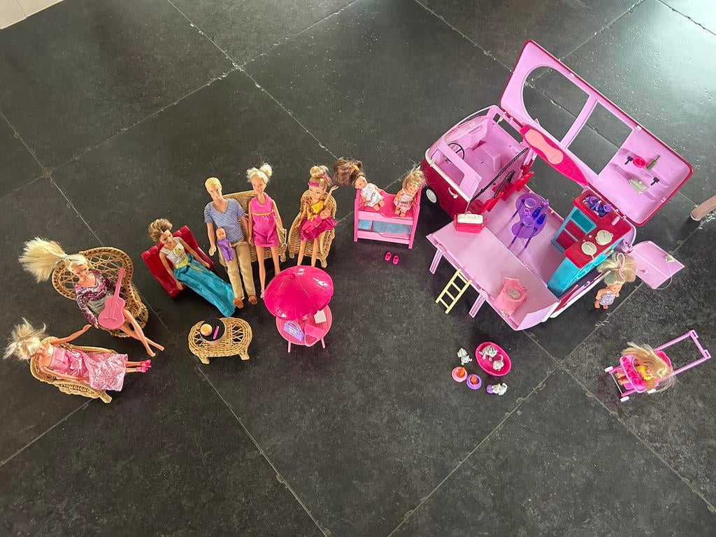 Vezameling barbiepop en camper, Ophalen of Verzenden, Zo goed als nieuw, Toebehoren