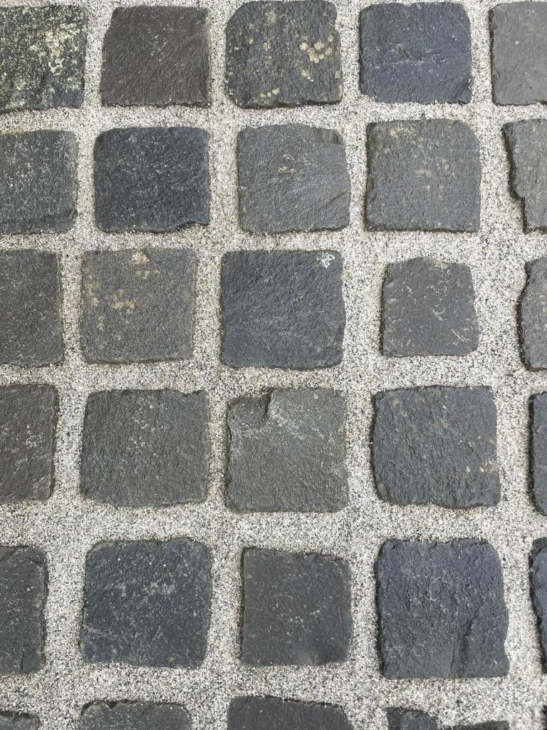 Basalt kinderkoppen kasseien platines natuursteen bestrating