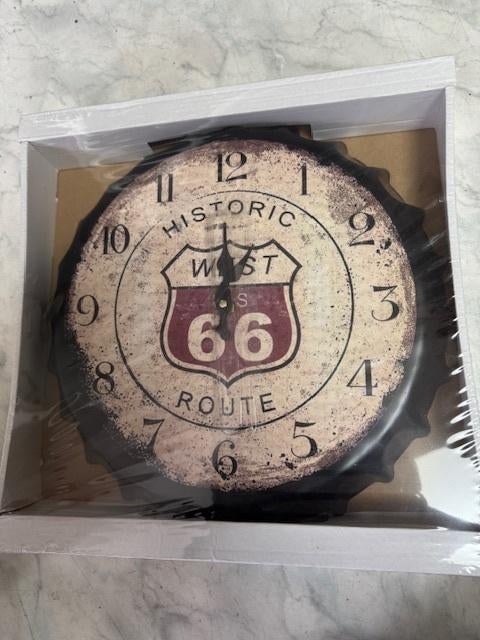 5 wandklokken nieuw in de doos, Ophalen of Verzenden, Nieuw, Analoog, Wandklok