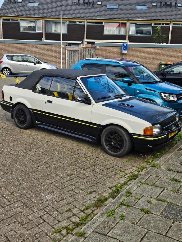 Ford Escort 1.6 I Cabrio 1986 Wit, Voorwielaandrijving, Escort, 4 cilinders, Cabriolet