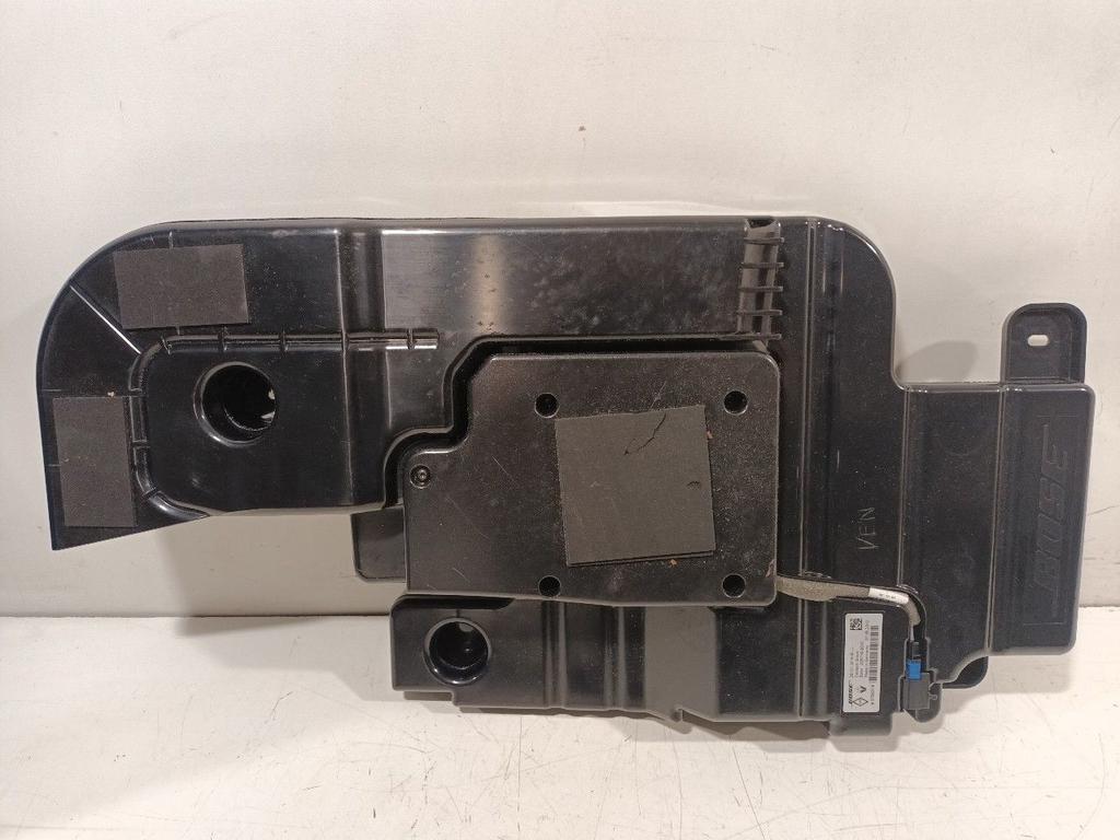 Subwoofer Renault Mégane, Auto diversen, Autoradio's, Ophalen of Verzenden, Van der Ven Autorecycling B.V., Onderdelen@venauto.nl