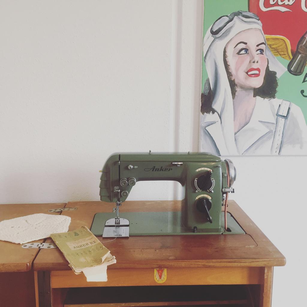 Klassieke naaimachine, Antiek en Kunst, Ophalen