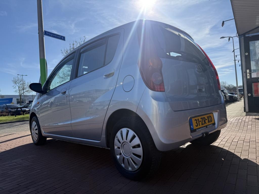Daihatsu Cuore 1.0 Premium | €250,- KORTING PAASACTIE | 5d, Metallic lak, 18 €/maand, 4 stoelen, Cuore
