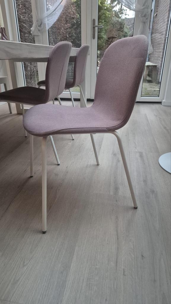 3 IKEA Karlpetter stoelen - Roze zitting, witte poten, Huis en Inrichting, Stoelen, Ophalen, Overige kleuren, Drie, Zo goed als nieuw