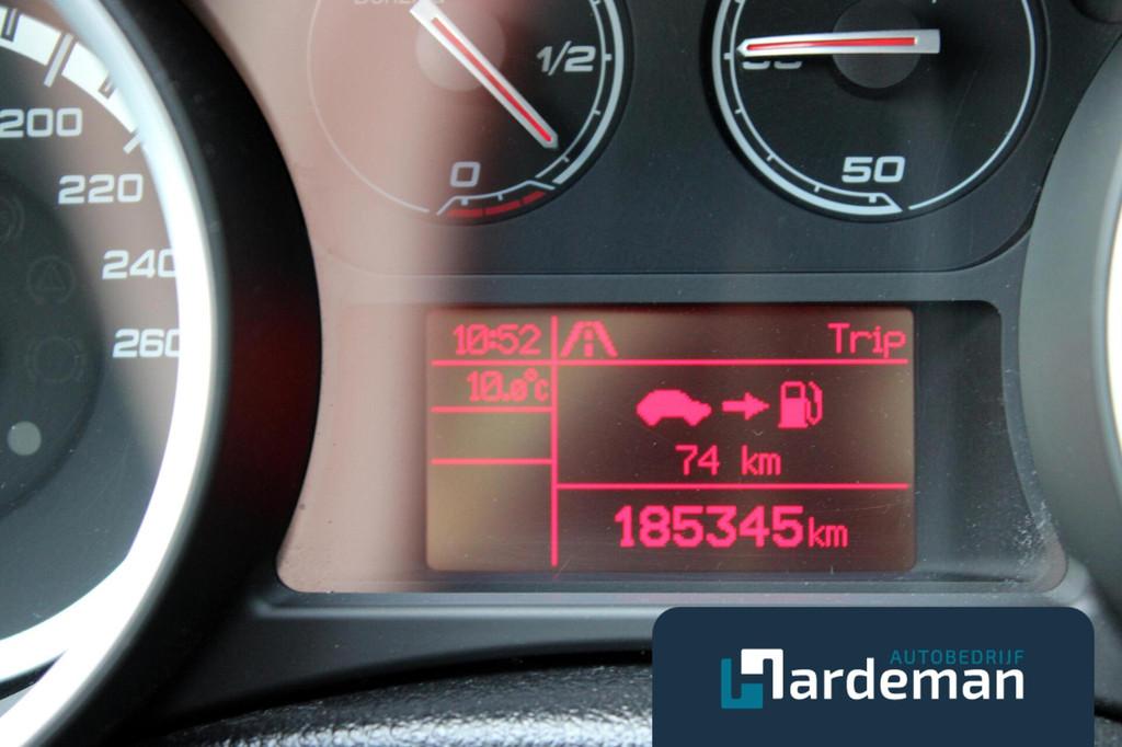 Alfa Romeo Giulietta 1.4 T 170PK Distinctive Clima Navi, Voorwielaandrijving, Euro 5, Stof, Gebruikt