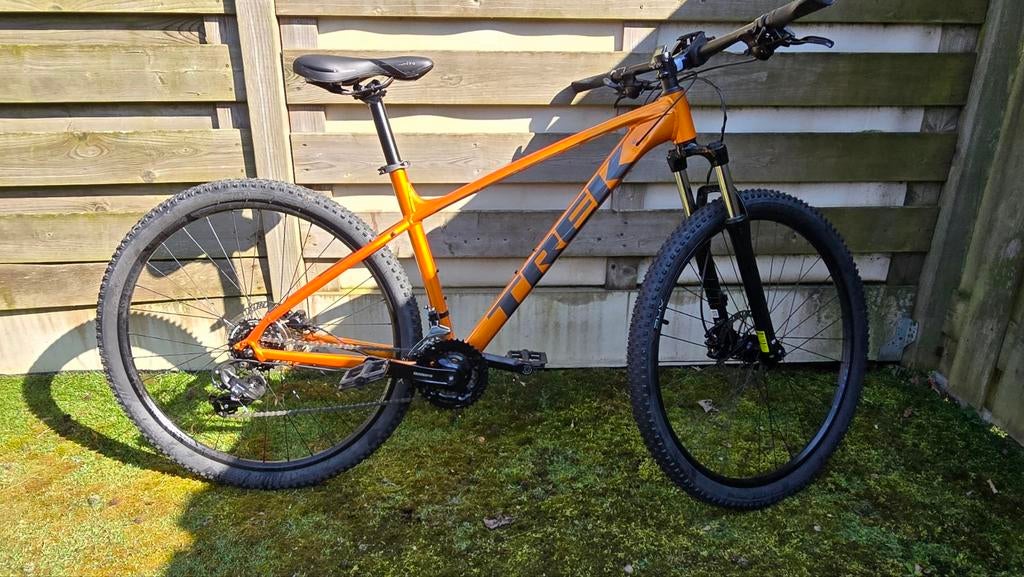 Trek Marlin 5 Mountainbike -maat L-  Oranje, gelzadel, Fietsen en Brommers, Fietsen | Mountainbikes en ATB, Zo goed als nieuw