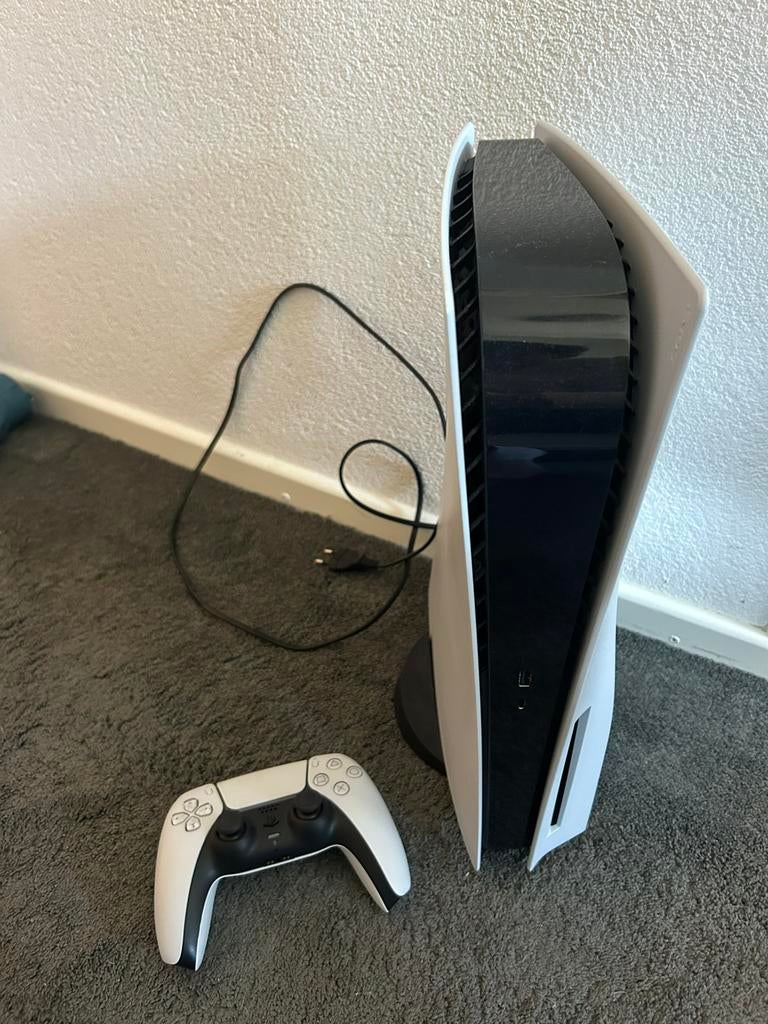 PS5 incl controller te koop!, Spelcomputers en Games, Spelcomputers | Sony PlayStation 5, Ophalen of Verzenden, Zo goed als nieuw