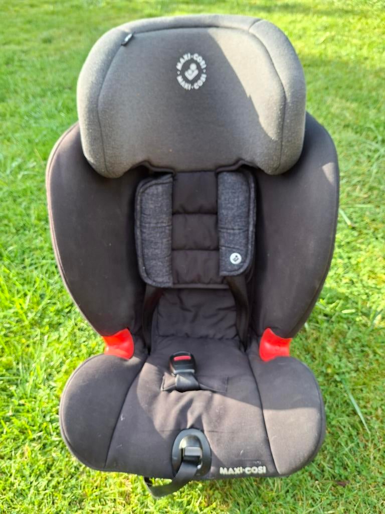 Maxi-Cosi Titan Nomad Black autostoel, Gebruikt, Verstelbare rugleuning, Ophalen of Verzenden, 9 t/m 36 kg