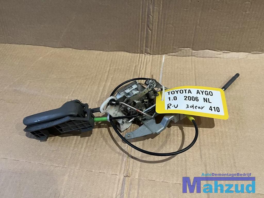 TOYOTA AYGO 3 deurs rechts deur slot met handel 2005-2014, Auto-onderdelen, Info@toyota.co.jp, Gebruikt, Toyota Motor Corporation