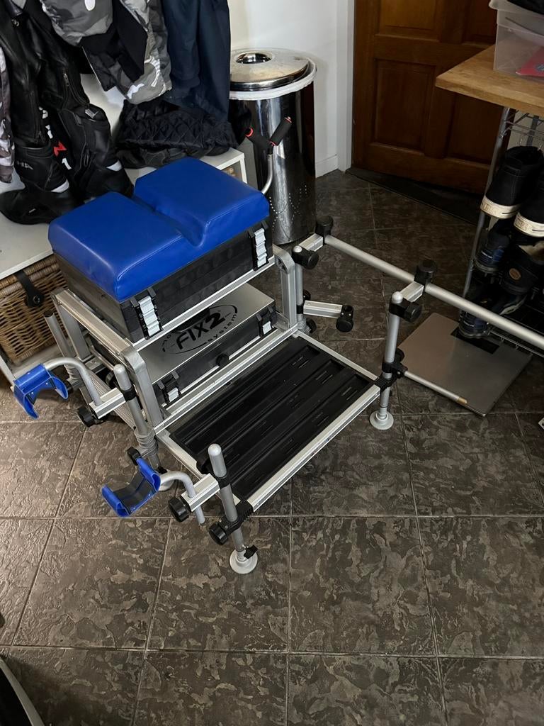 Vis kist met  veel accesiores, Ophalen of Verzenden, Zo goed als nieuw, Overige typen