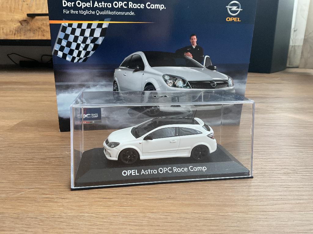 1/43 Opel Astra OPC Race Camp, Hobby en Vrije tijd, Modelauto's | 1:43, Ophalen of Verzenden, Nieuw, Auto, MiniChamps