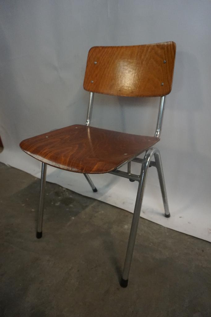 Stapelbare stoelen houten schoolstoelen, Ophalen, Gebruikt, Bruin, Vijf, Zes of meer stoelen