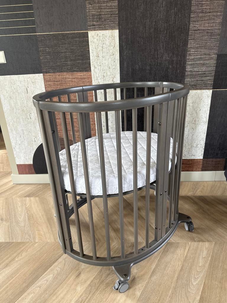 Stokke Sleepi Mini Wieg - Hazelnut, Kinderen en Baby's, Babywiegjes en Ledikanten, Ophalen, Gebruikt, Wieg