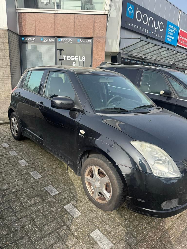 Suzuki Swift 1.5 5D 2005 Zwart, Voorwielaandrijving, 15 km/l, 40 €/maand, 4 cilinders