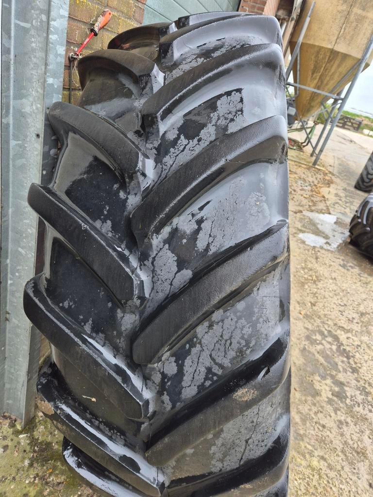 Michelin XM108 600/65 R38 band met velg, Ophalen