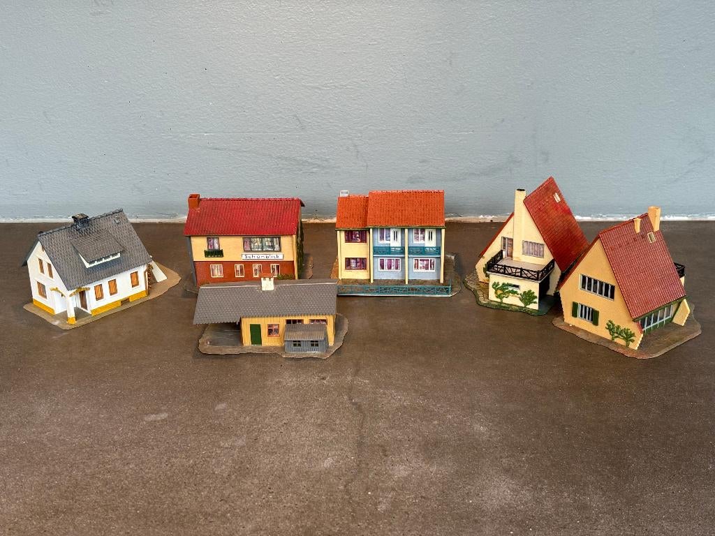 6 huizen van Faller en Pola voor de treinbaan, Overige merken, Gebruikt, Gelijkstroom of Wisselstroom, Brug, Tunnel of Gebouw