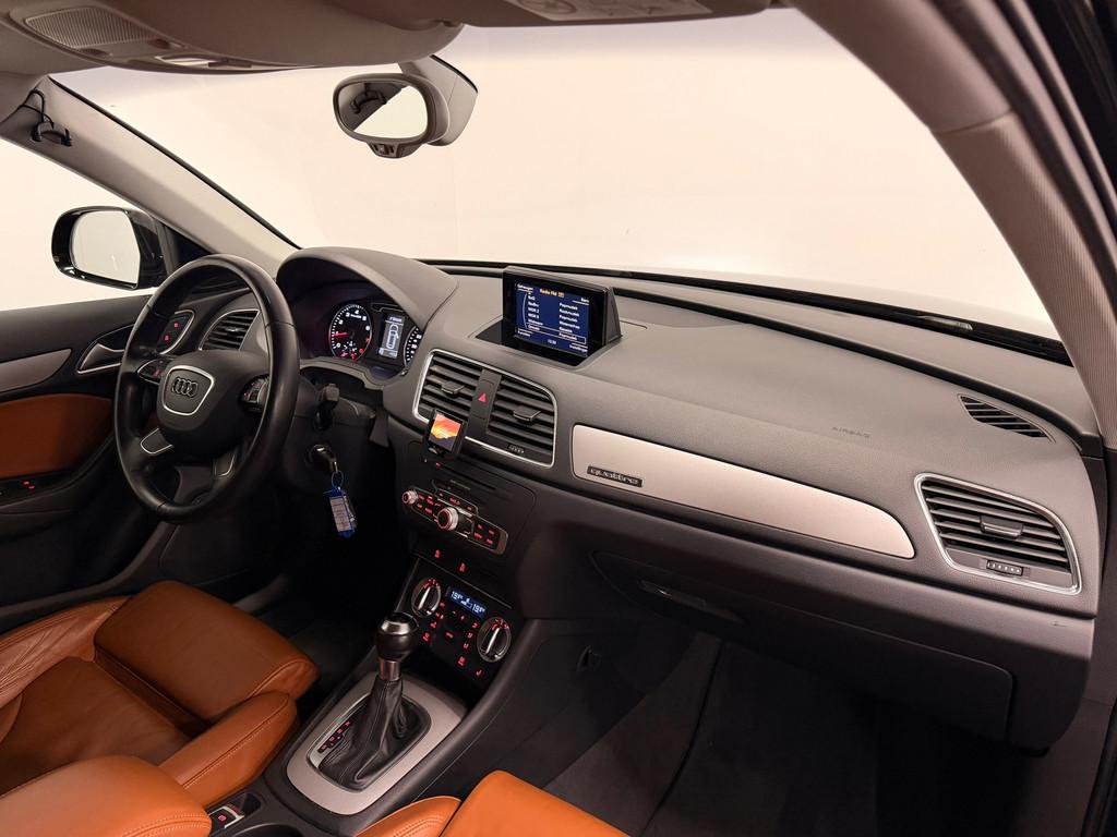Audi Q3 2.0 TFSI quattro Pro Line Aut| Leer| Stoelverw| Trek, Euro 5, Gebruikt, Cruise Control, 4 cilinders