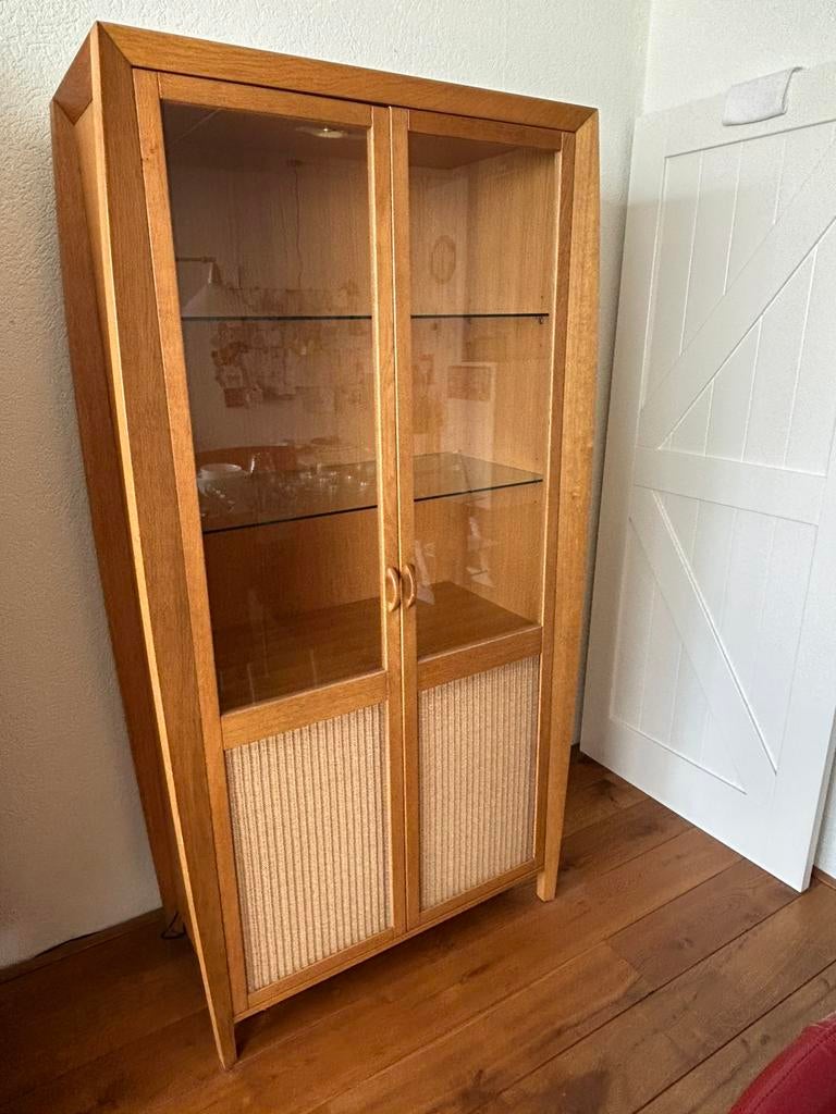 Ivm interieurwijziging: 2 vitrinekasten, dressoir, eettafel, Ophalen, 50 tot 100 cm, Zo goed als nieuw, Minder dan 100 cm