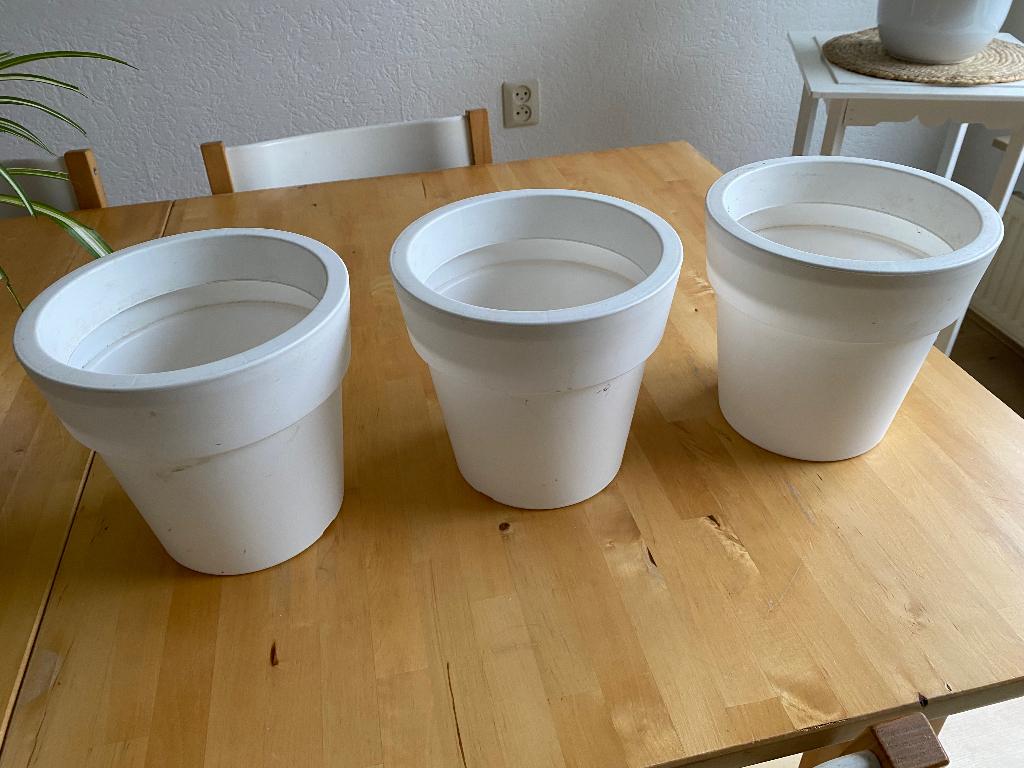 3 grote Witte Bloempotten 18,5 cm hoog zgan €1,- per stuk!, Kunststof, Rond, Ophalen of Verzenden, Zo goed als nieuw