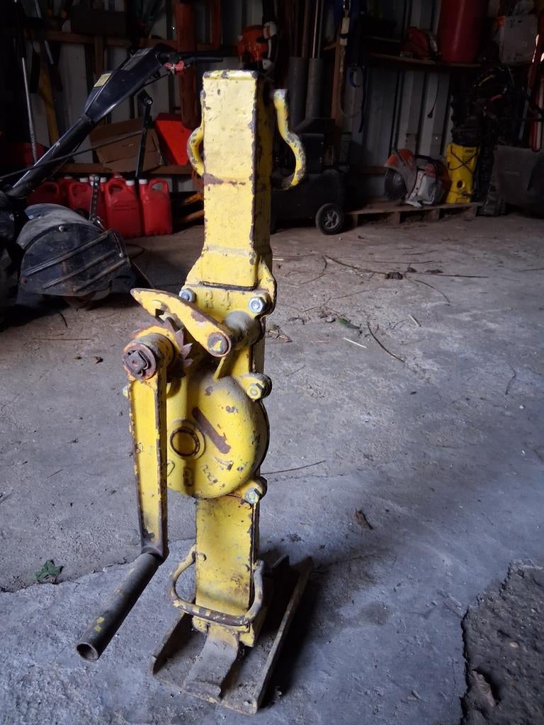 Zware Dommekracht, Ophalen