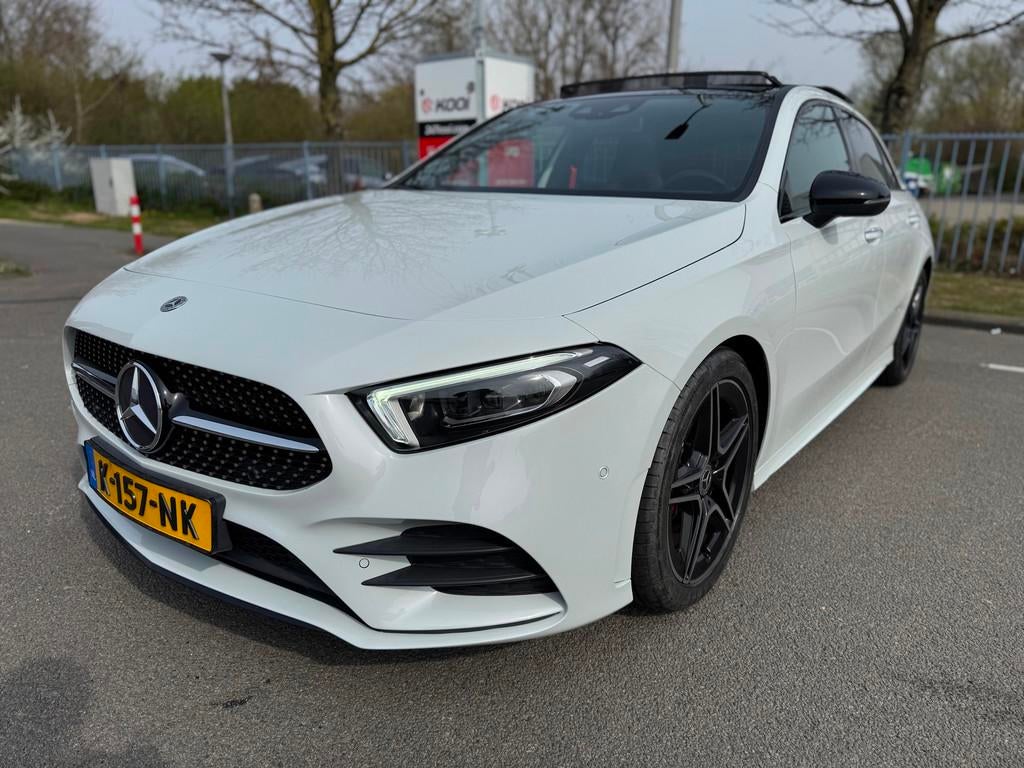 Mercedes-Benz A-klasse 180 AMG 2021 Panorama Sfeerver. Memor, 136 pk, Gebruikt, 4 cilinders, Wit