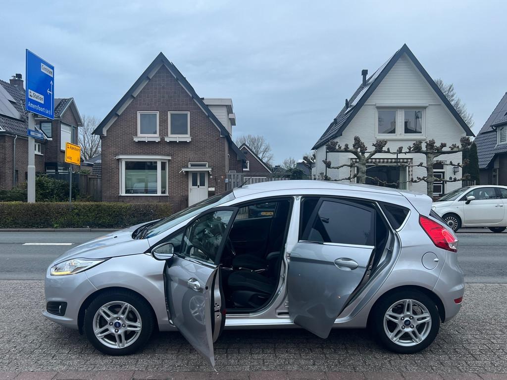 Ford Fiesta 1.0 EcoBoost Titanium Stoelverwarming Clima, Voorwielaandrijving, Euro 5, Zwart, 23 km/l