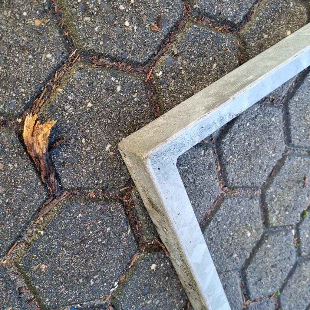 METALEN FRAME VLOERROOSTER VLOERLUIK KRUIPRUIMTE GEGALV., Tuin en Terras, Deurmatten, Ophalen of Verzenden, Gebruikt, Gietijzer