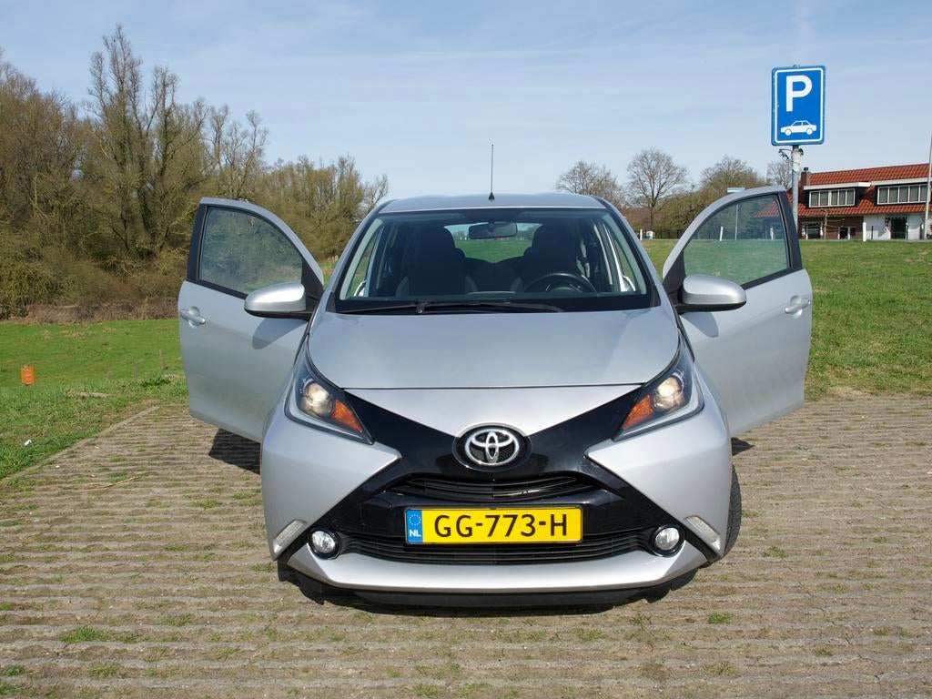 Toyota Aygo 1.0 12V Vvt-i Ddrs 2015 Trekhaak, Voorwielaandrijving, 4 stoelen, Origineel Nederlands, 26 km/l