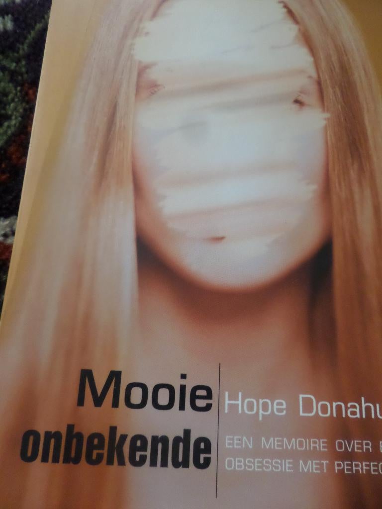 Te Koop een boek Mooie onbekende. Hope Donue., Boeken, Ophalen of Verzenden, Nieuw