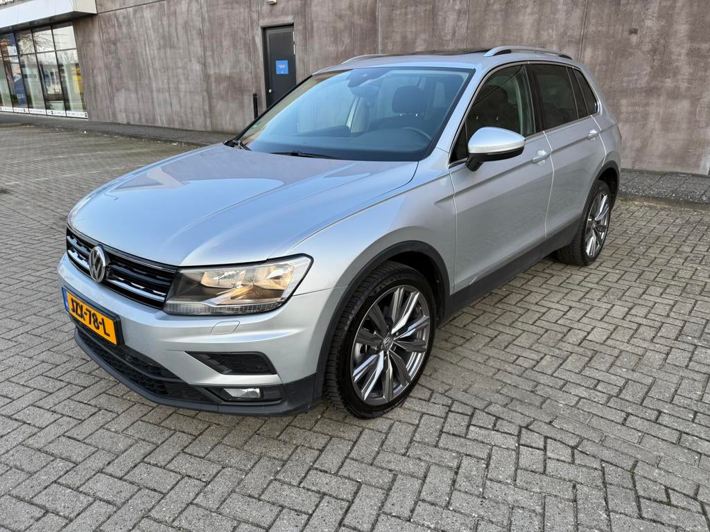 Volkswagen Tiguan 1.4 TSI DSG 4Motion (1.4,tiguan,dsg,pano), Automaat, Zwart, 4 cilinders, 2000 kg
