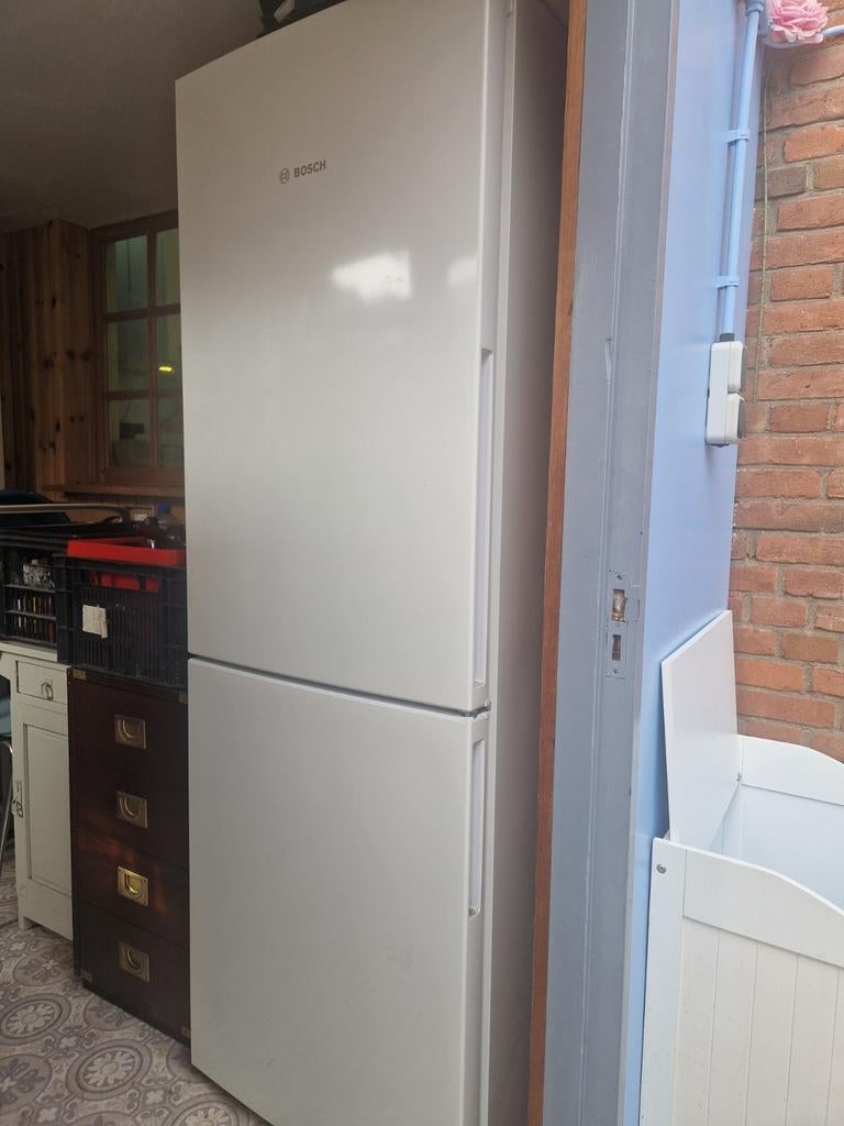 Bosch koelvriescombinatie, Gebruikt, 200 liter of meer, 60 cm of meer, Met aparte vriezer