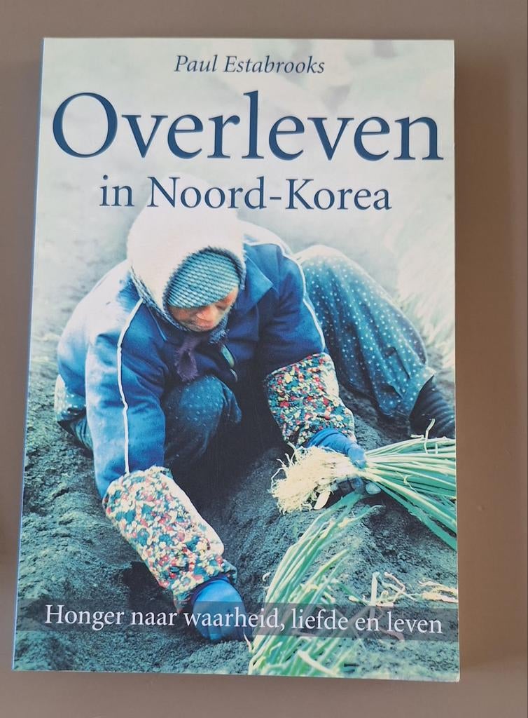 P. Estabrooks - Overleven in Noord-Korea, Ophalen of Verzenden, Zo goed als nieuw, P. Estabrooks