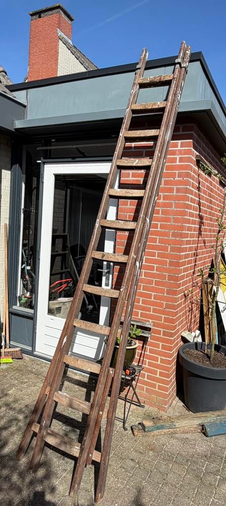 Gratis afhalen: houten ladder twee delen, Ophalen, Zo goed als nieuw, 2 tot 4 meter