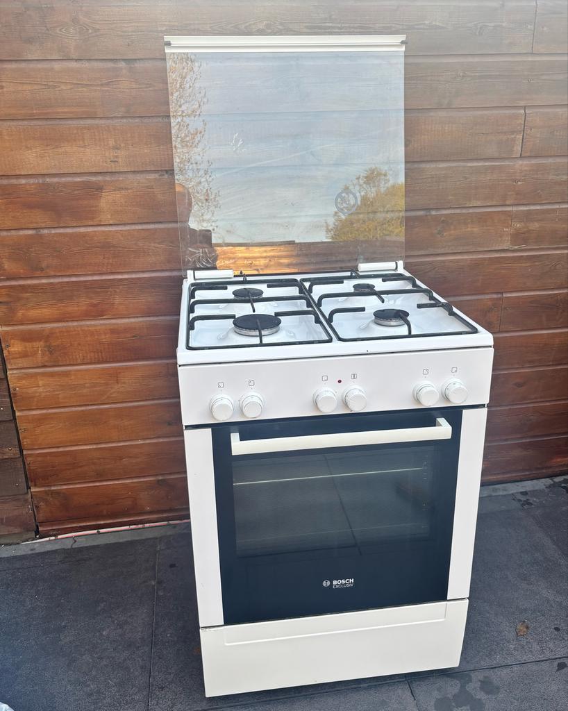 Bosch Exclusiv vrijstaand Z.G.A.N., Ophalen, Hete lucht, 4 kookzones, Zo goed als nieuw