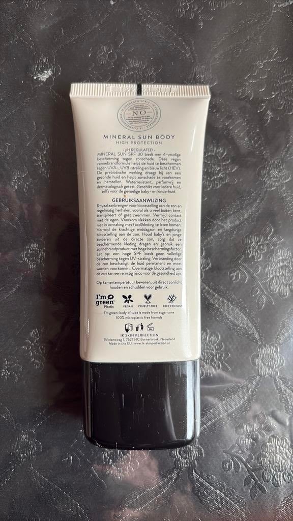 2x IK Skin perfection Mineral Sun Body SPF 30, Ophalen of Verzenden, Nieuw, Overige kleuren, Gehele gezicht