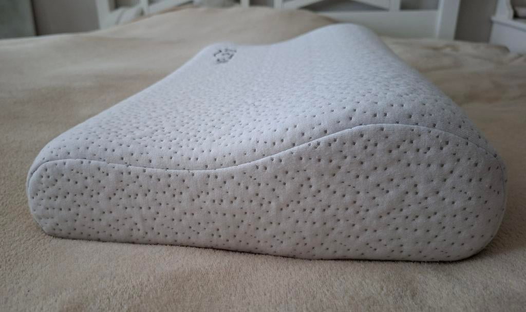 Wellpur traagschuim hoofdkussen 30x50x10/7, Eenpersoons, Wit, Ophalen of Verzenden, Zo goed als nieuw