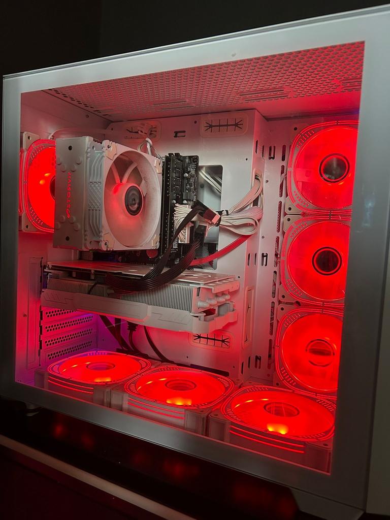 Witte Gaming PC - RTX 3070, i7 8700, 32GB RAM, 2TB SSD, Ophalen, 32 GB, Zo goed als nieuw, Gaming