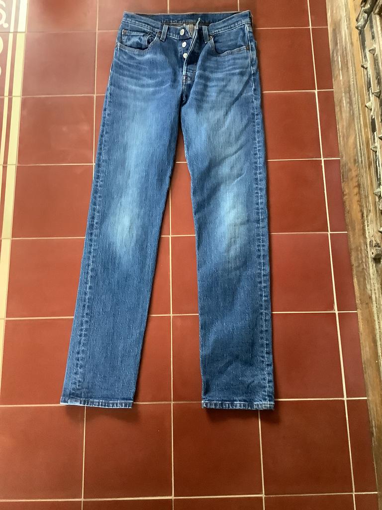 Levi Spijkerbroek. 501., Ophalen of Verzenden, Zo goed als nieuw