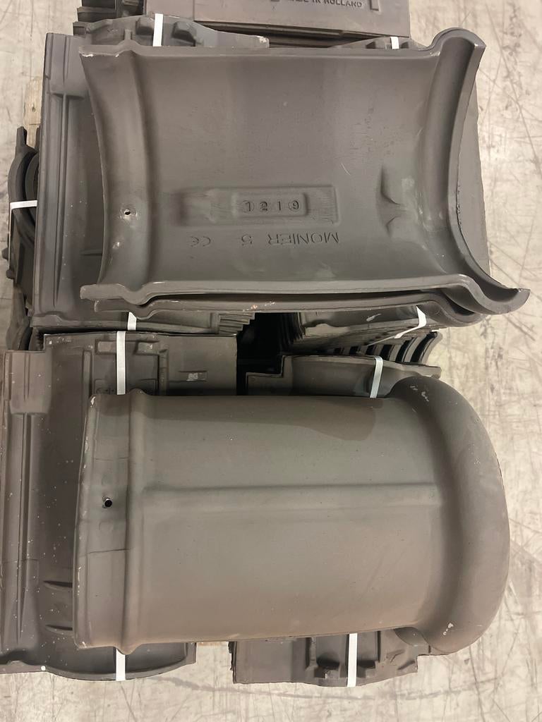 Monier 5 dakpannen 128x, blauw gesmoord, Doe-het-zelf en Verbouw, Gebruikt, Steen of Klei, Ophalen of Verzenden, 15 m² of meer