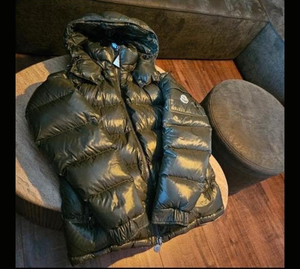 Moncler Maya donsjack - Stijlvol en warm, Kleding | Heren, Moncler, Ophalen of Verzenden, Zo goed als nieuw, Groen