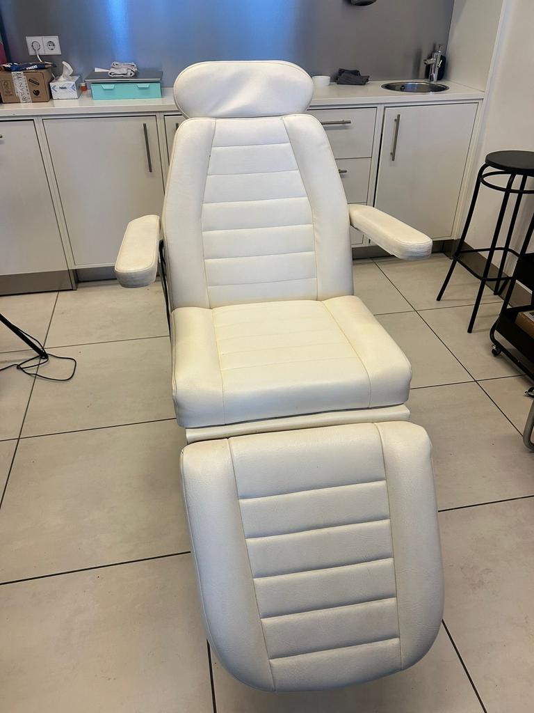 Witte behandelstoel / massagestoel, Ophalen, Gebruikt, Wit, Leer
