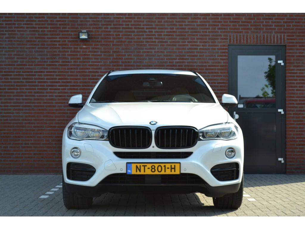 BMW X6 3.0 D Xdrive 40D AUT 2015 Wit, Automaat, 2993 cc, 255 €/maand, 2080 kg
