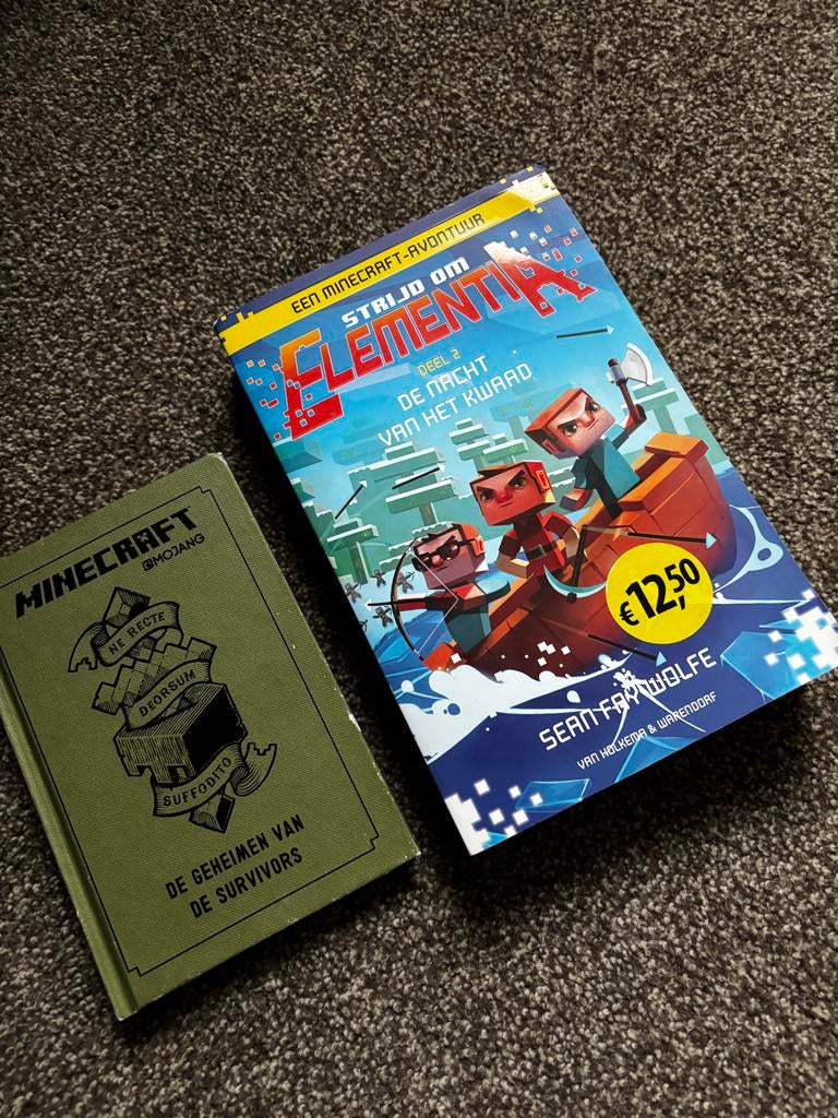 Twee Minecraft boeken: Strijd om Elementia & De Geheimen, Boeken, Ophalen of Verzenden, Gelezen, Fictie algemeen