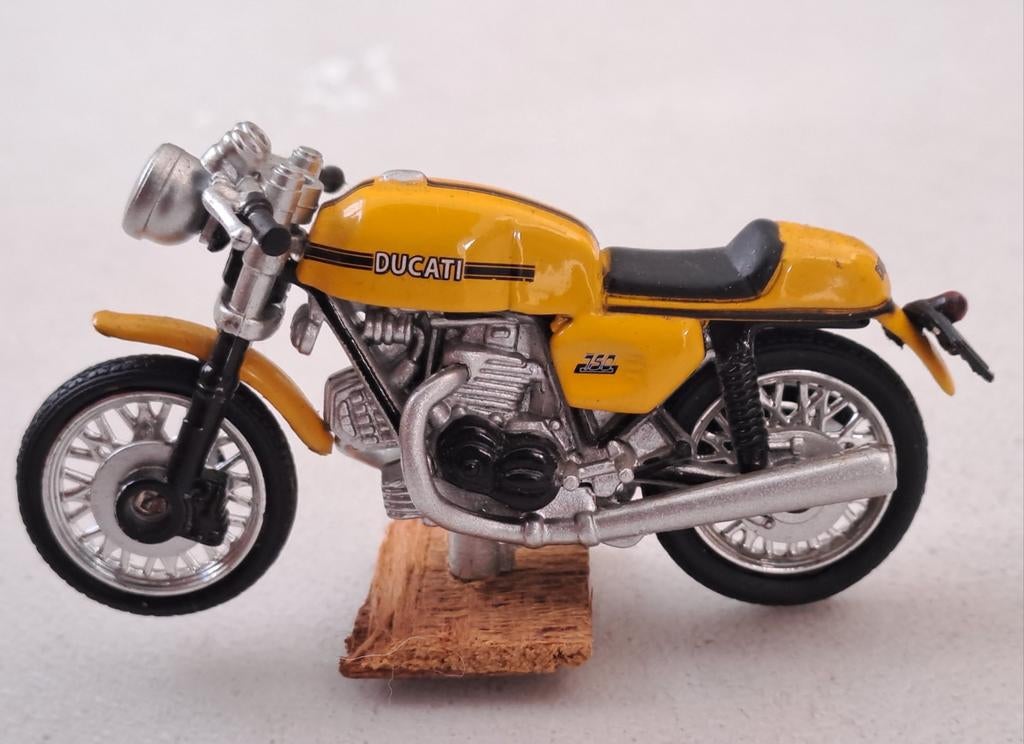 Ducati 750 Sport replica, Ophalen of Verzenden, Zo goed als nieuw, Motor, Overige merken