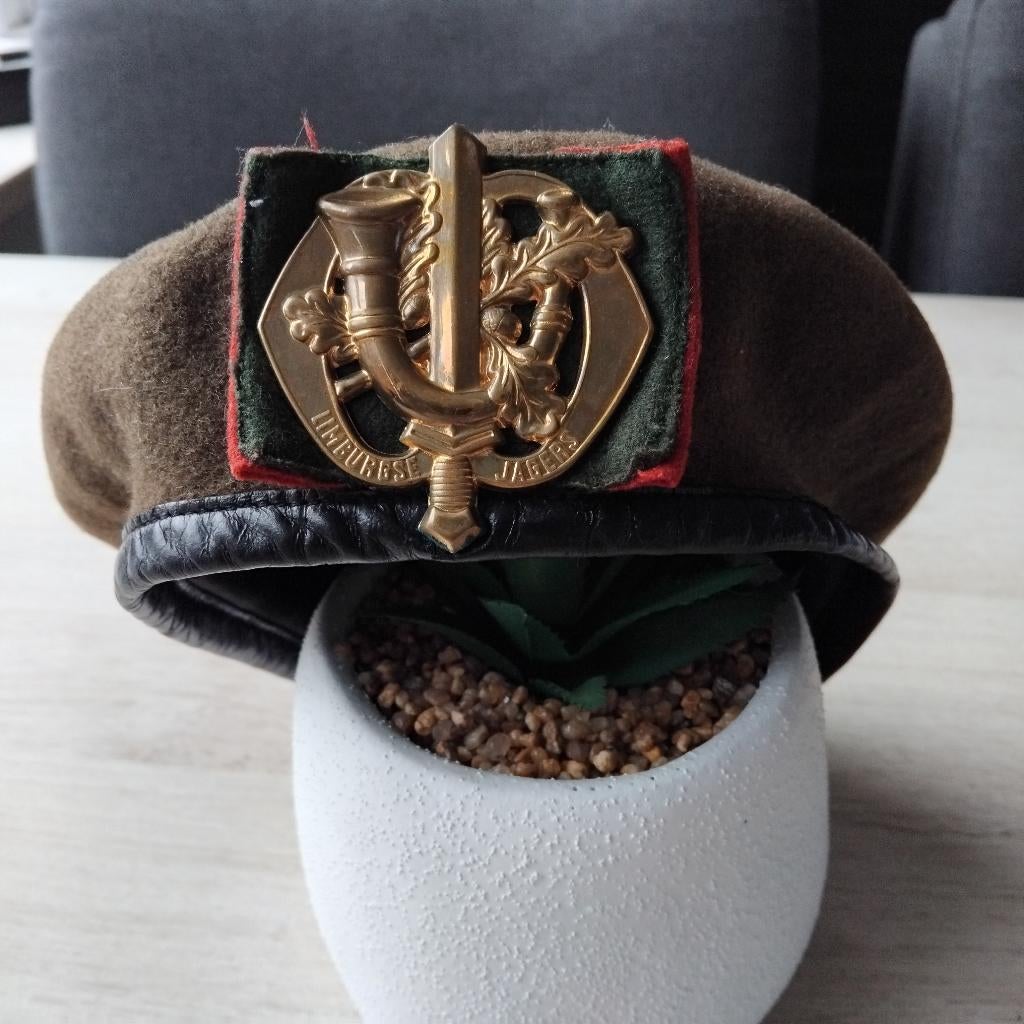 1X KL BARET LIMBURGSE JAGERS, Ophalen of Verzenden, Landmacht, Nederland, Helm of Baret