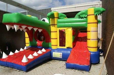 Krokodil Springkussen 5,8m | Huur €95, Hobby en Vrije tijd, Feestartikelen | Verhuur, Ophalen, Zo goed als nieuw, Overige