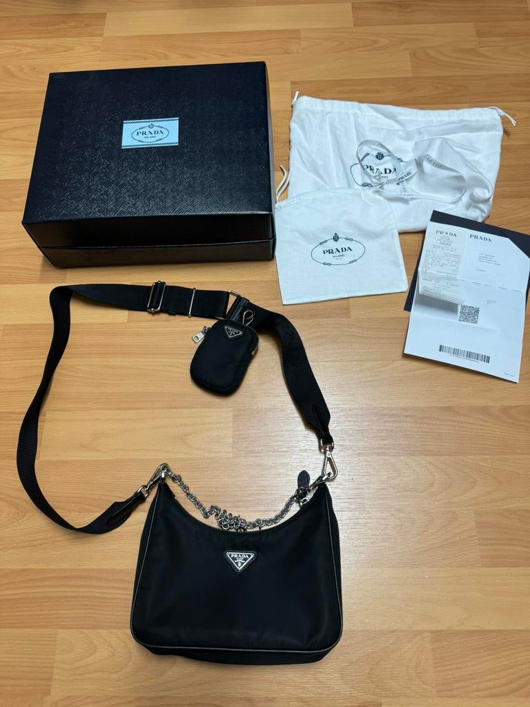 Prada Re-edition 2005 Re-nylon schoudertas zwart tas met bon, Ophalen of Verzenden, Zo goed als nieuw, Zwart, Schoudertasje