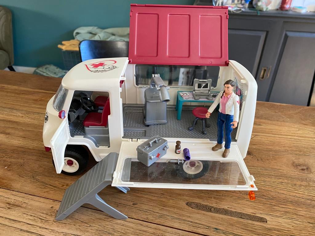 Schleich horse club mobiele dierenarts, Ophalen of Verzenden, Zo goed als nieuw, Jongen of Meisje