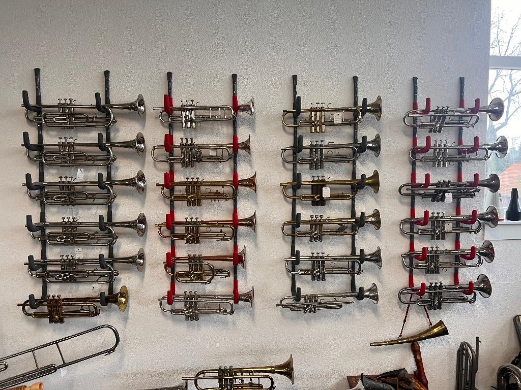 Wij hebben verschillende TROMPETTEN / BUGELS op voorraad, Ophalen, Gebruikt, Bes-trompet