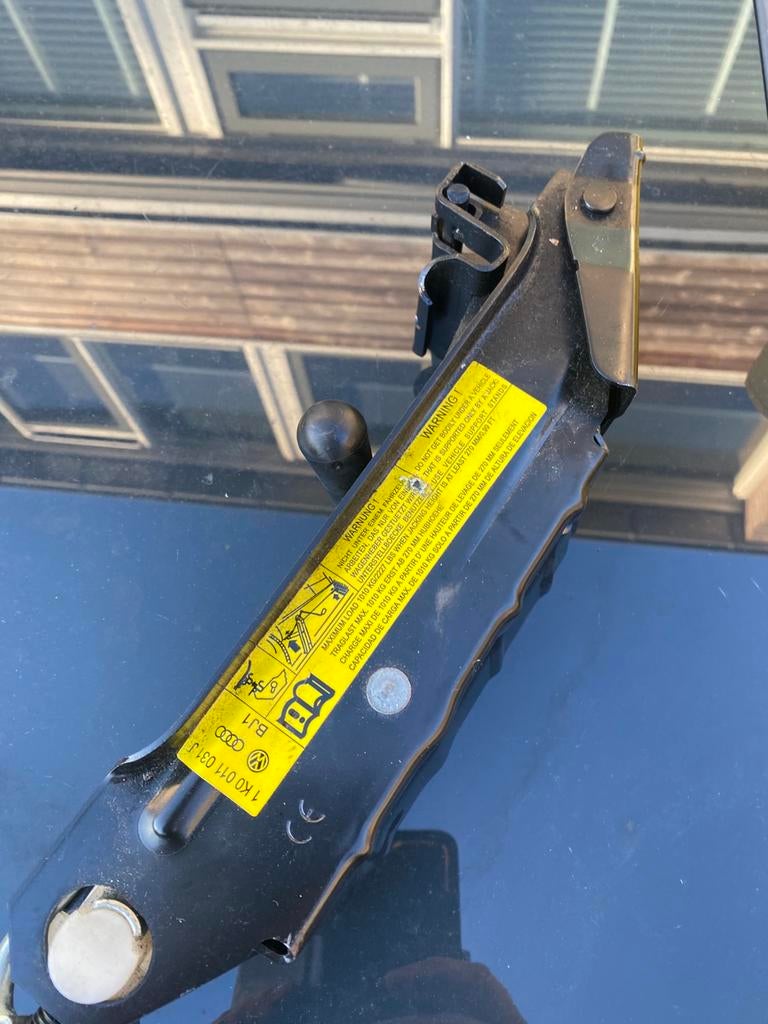 Auro krik Audi Vw Golf Nieuw !!  50 euro, Ophalen of Verzenden, Zo goed als nieuw, Manueel, Schaarkrik